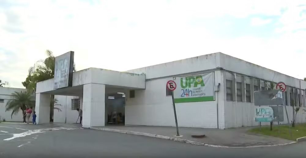 Mãe e padrasto são presos após bebê ser internada com queimaduras de cigarro